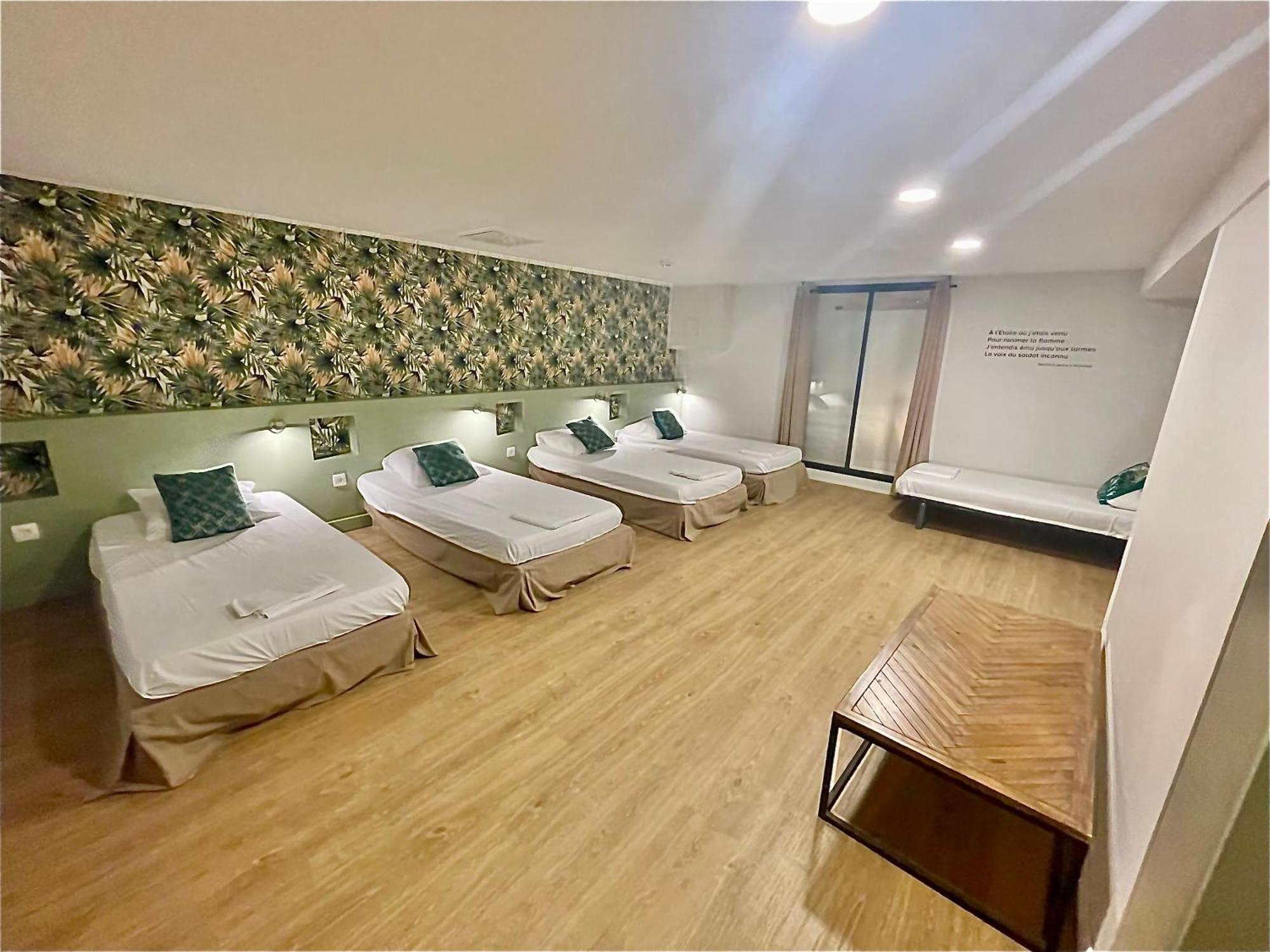 Georges Hostel & Cafe Сет Экстерьер фото