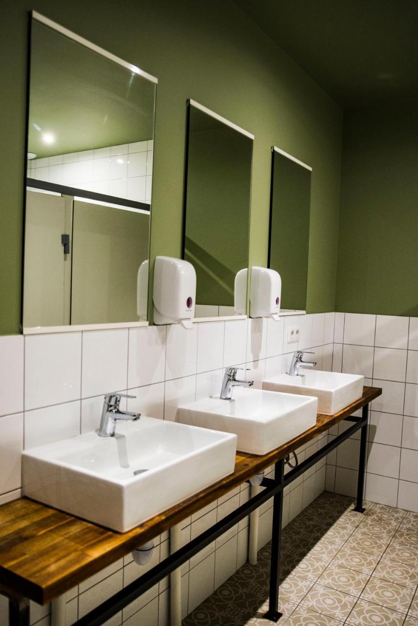 Georges Hostel & Cafe Сет Экстерьер фото